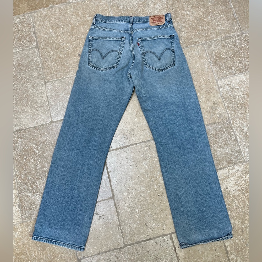 Light Wash Levi Jeans